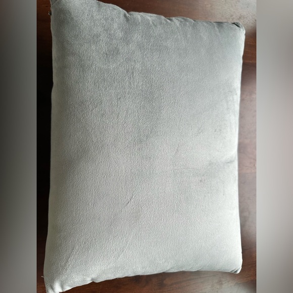 Sparkles Silver Fifth Avenue Pillow 15 1/2 “ x 12 1/2” NWT - Picture 4 of 4